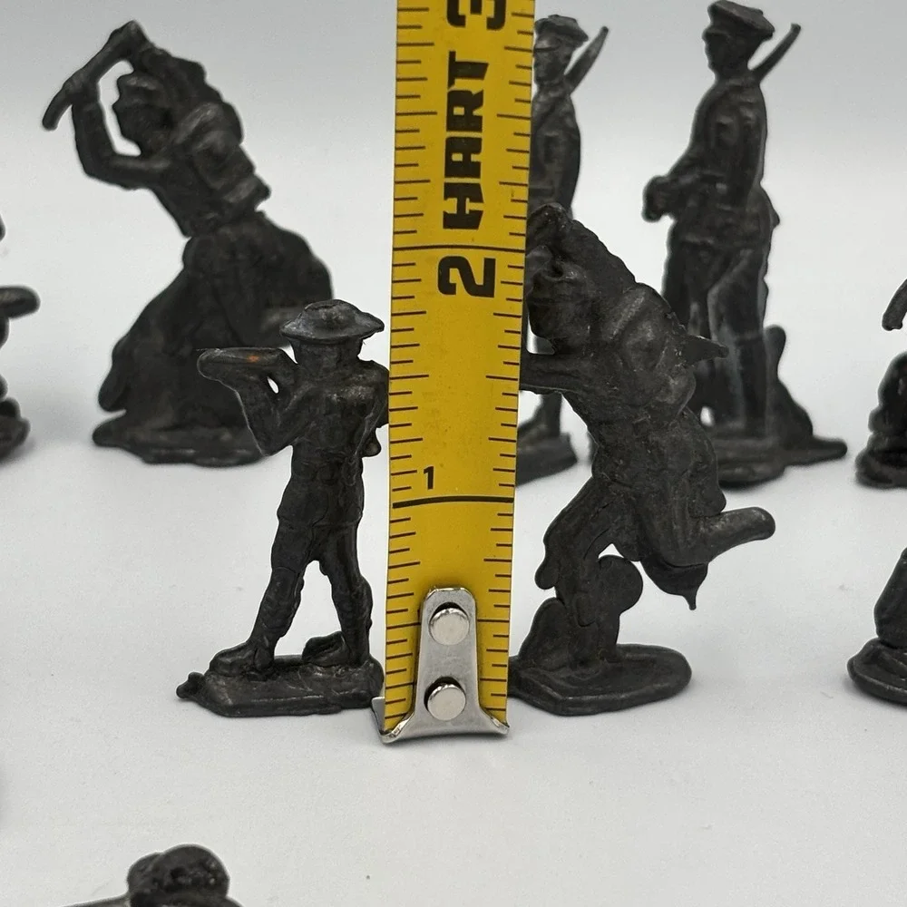 VINTAGE LEAD SOLDIERS MILITARY ARMY MEN WW2 Lot Of‎ 13 And A Plane